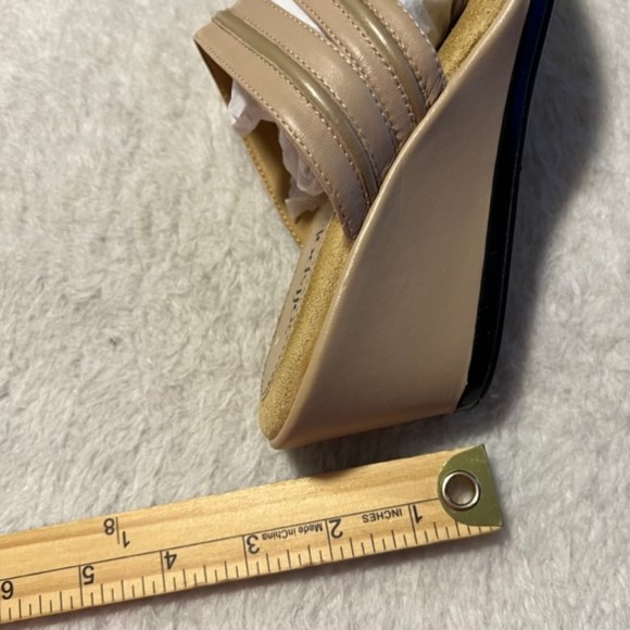 Softspots Beige Slip On Leather Wedge Sandals Pillowtop Technology Size 8 - Picture 11 of 12